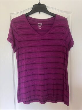 Apt. 9 Women's Magenta and Black Striped V-Neck Tee